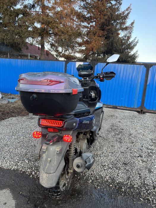 Продам скутер! Цена 350000