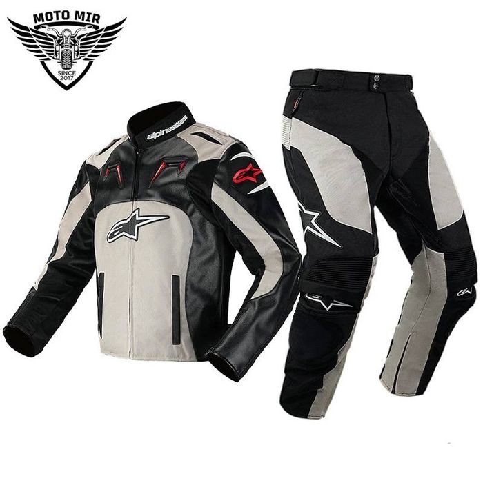 В наличии имеется новый раздельный мотокомбинезон DAINESE