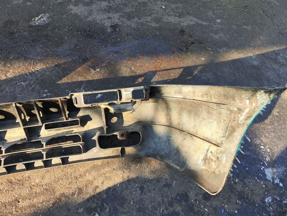 Бампер на мазду 323ф