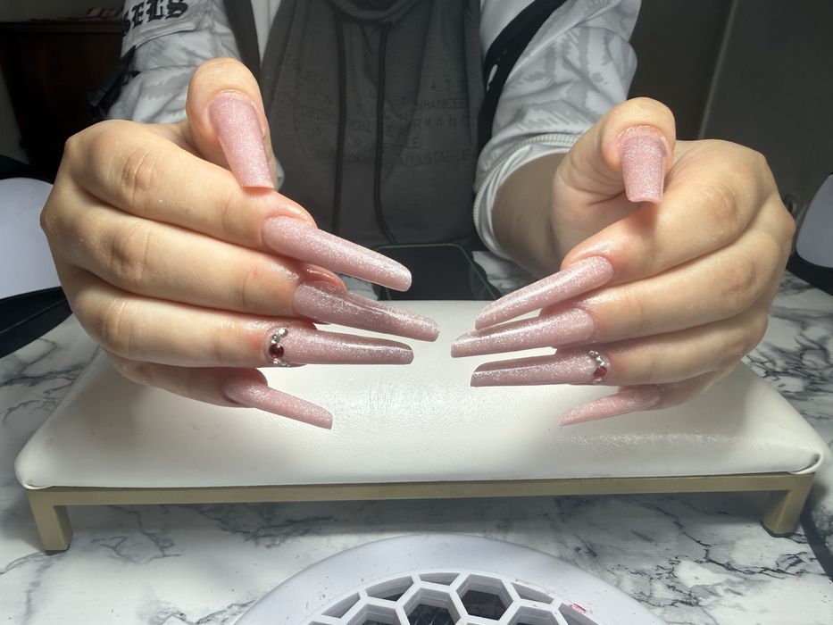 Unghii cu gel ,construcție sau ojă semipermanenta