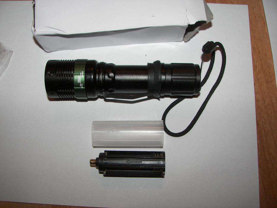 Lanterna bicicleta puternica cu led cree Noua, in cutie zoom dimmer