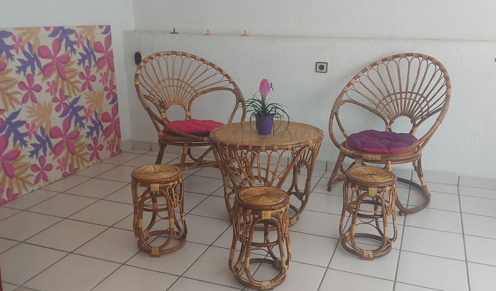 Продавам Ратанов Сет