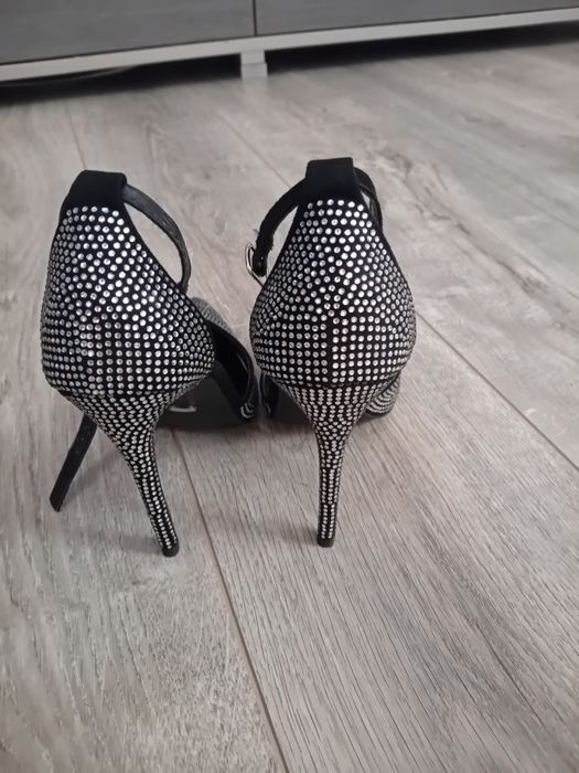 Обувки за специален повод