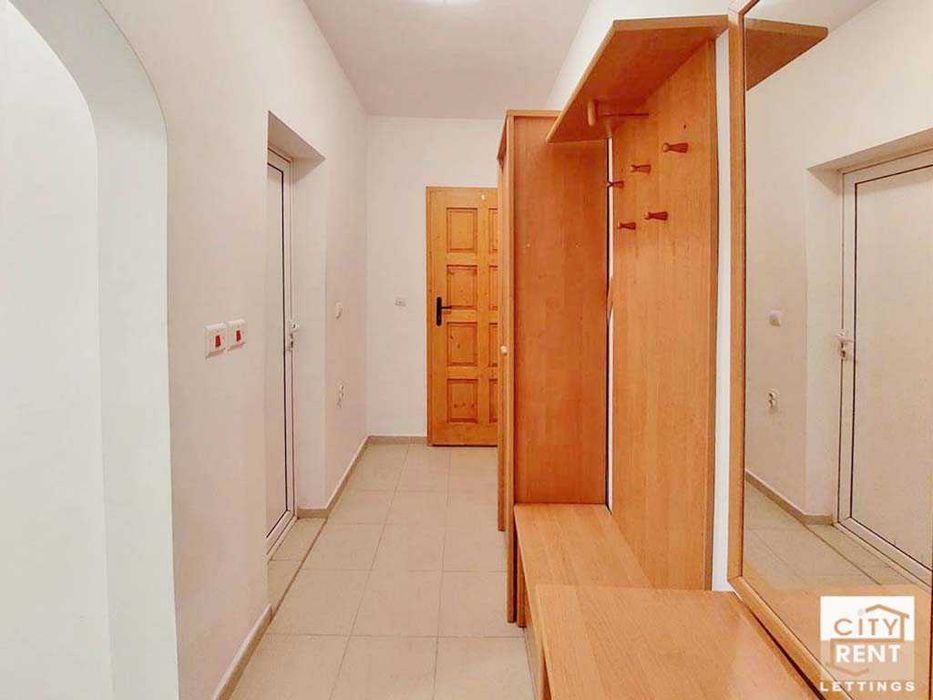 104564 Напълно обзаведено студио под наем разположено в кв. Варуша