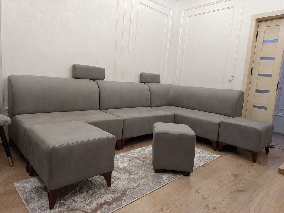 Уголок с 3 пуфиками