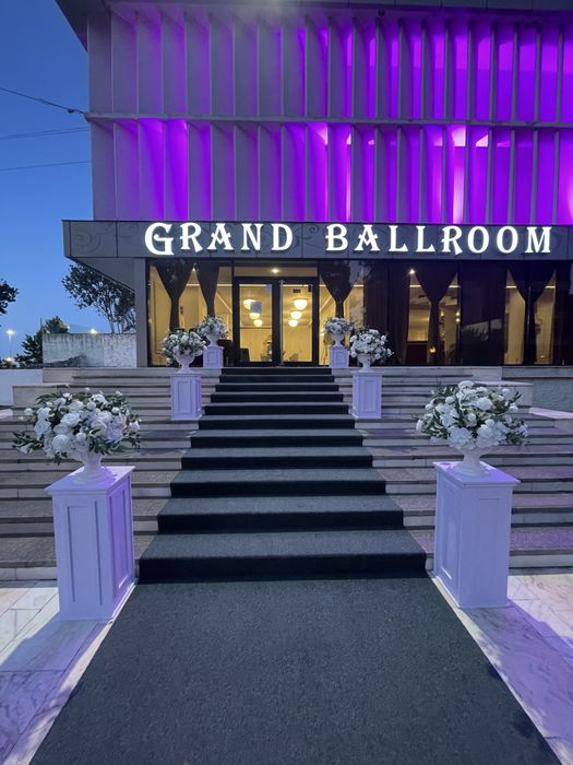 Ofer spre inchiriere corturi pentru evenimente