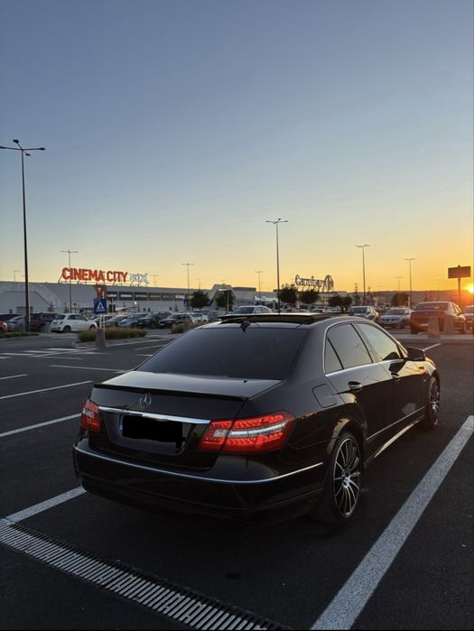 MERCEDES-BENZ E-Class 0 — imagine 3