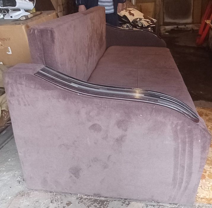 Продам диван в хорошем состоянии