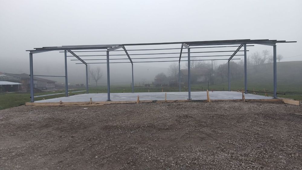 Vindem hale metalice învelite la gata sau doar scheletul metalic exemp