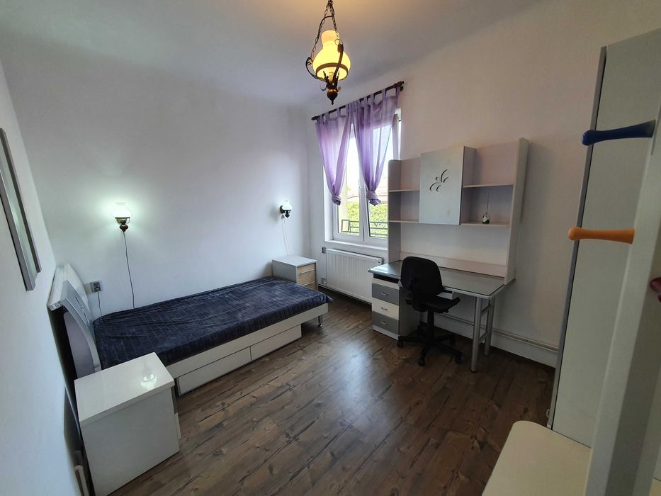 Vând ap 3 cam. 60 mp hiper-ultracentral Cluj-N.- Pta L. Blaga-Et 2/2