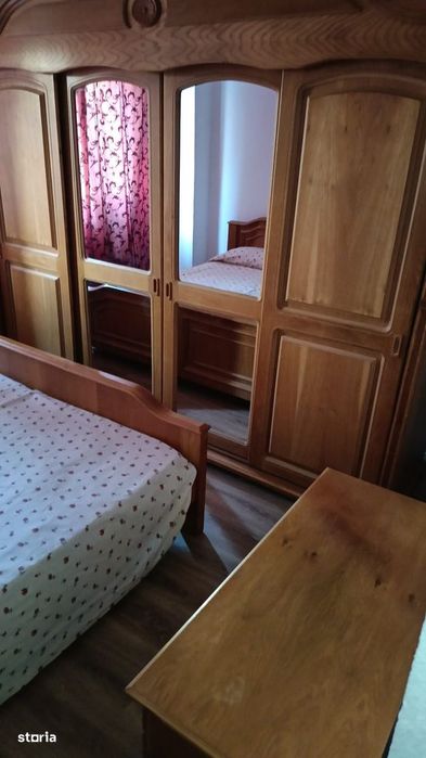 Inchiriez 3 camere Grivitei pet friendly cu parcare