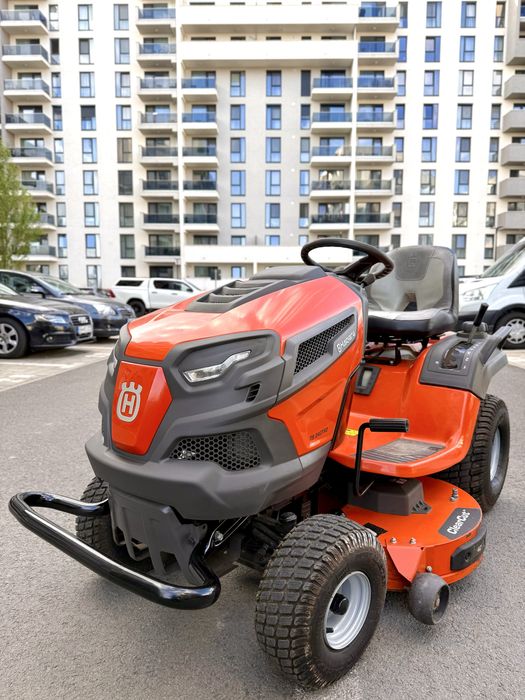 Tractoras de tuns iarba Husqvarna Profesional Clear Cut BS