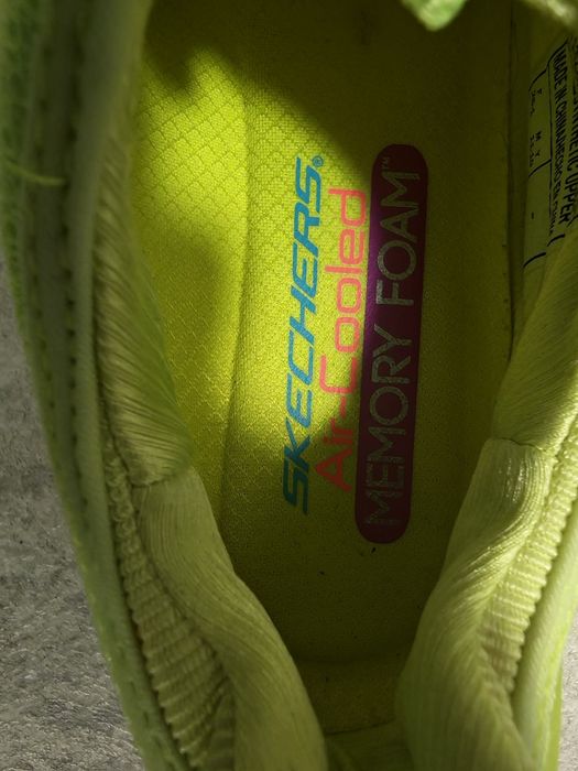 Skechers обувки .