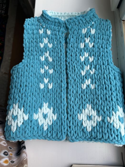 Безрукавка с воротником