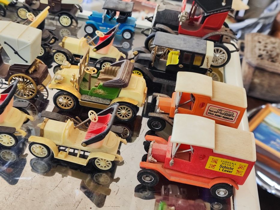 Лот пластмасови колички