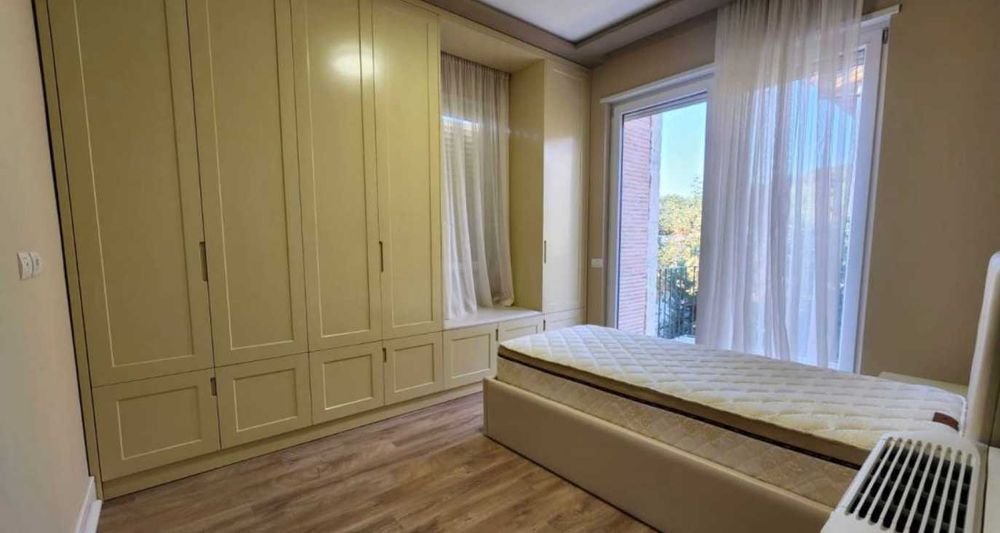 Продава се Тристаен апартамент в София, Център - 100 кв.м за 1700 €/кв.м - Снимка #5