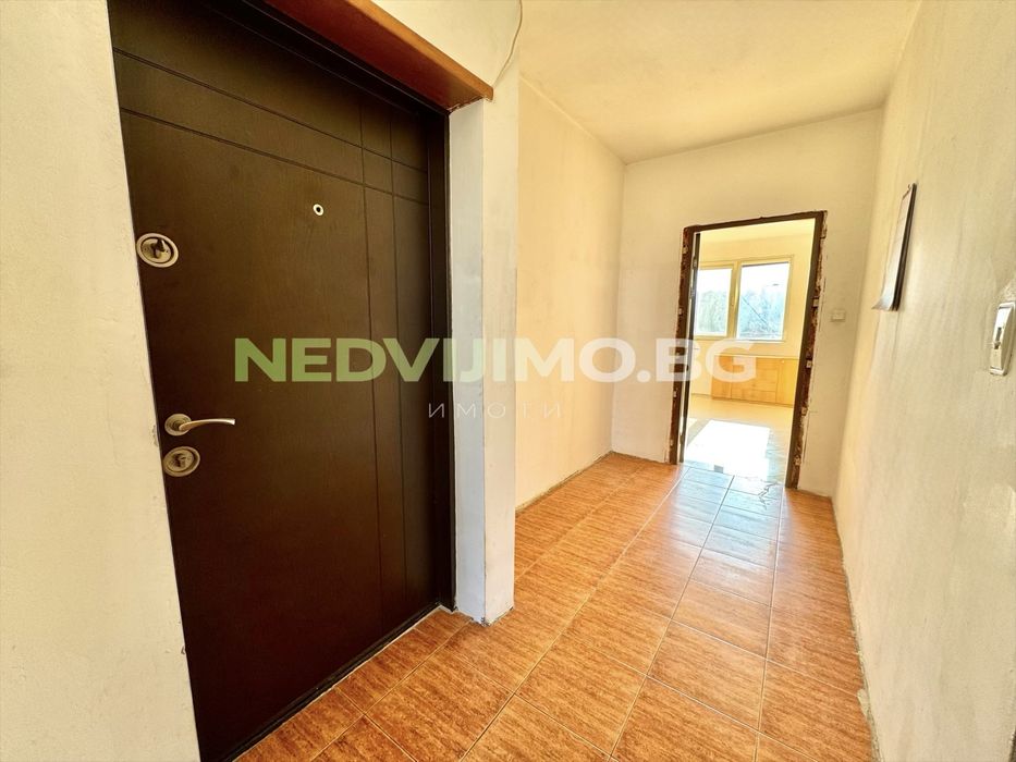 Двустаен апартамент в тухлена сграда в кв. Аспарухово