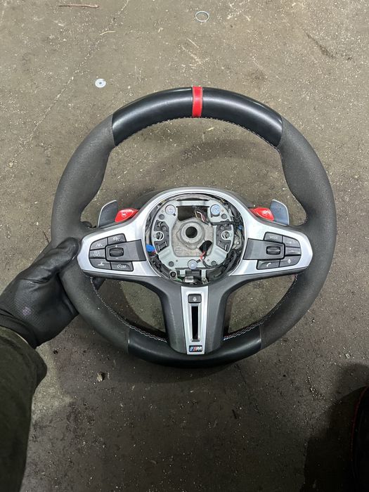 Волан бмв М5 Ф90 подгрев ( volan bmw M5 F90 )