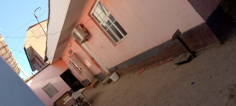 Uy Sotiladi Toshkent viloyati Chinoz tumanida