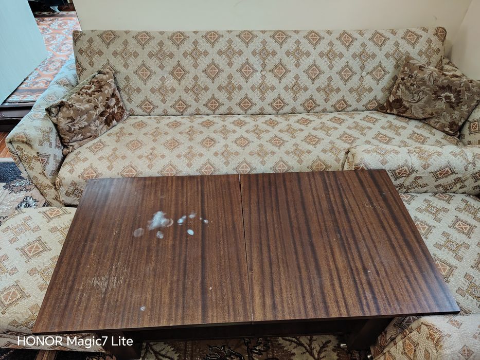 Комплект мебели  с маса