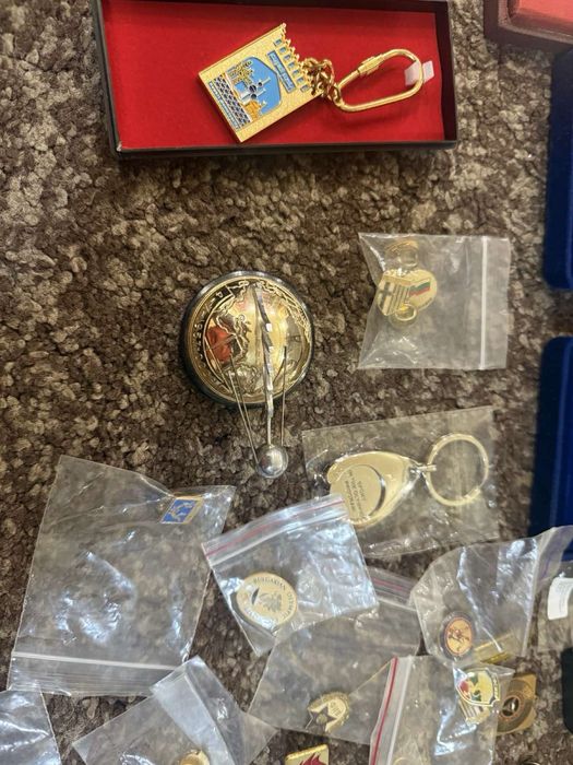 Колекция стари  значки+плакети+ключодържатели