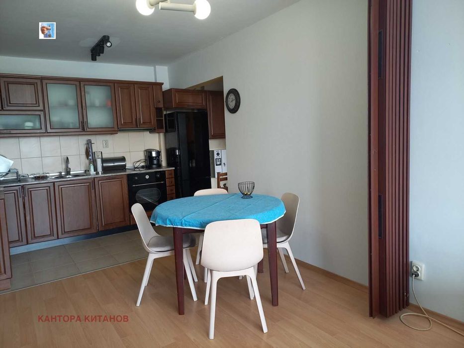 Дава се под наем Тристаен апартамент в София, Център - 100 кв.м за 847.62 € - Снимка #1