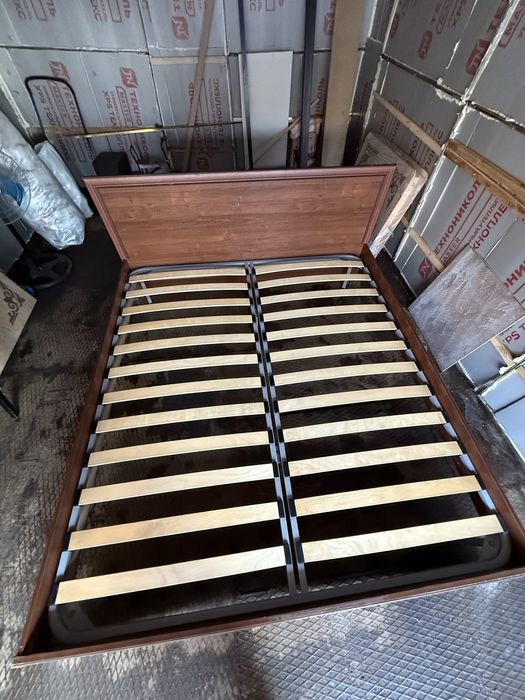 Двухспальный кровать