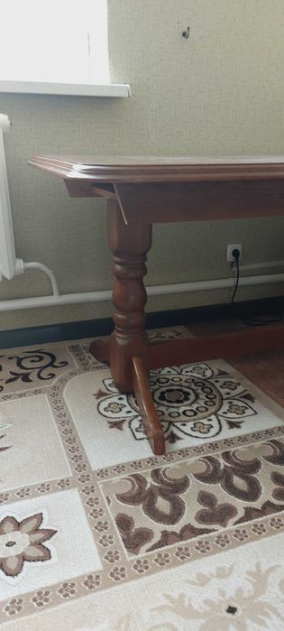 продается стол гостевой