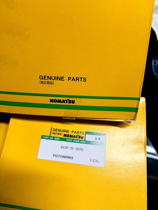 Нови ОРИГИНАЛНИ резервни части KOMATSU – голям избор