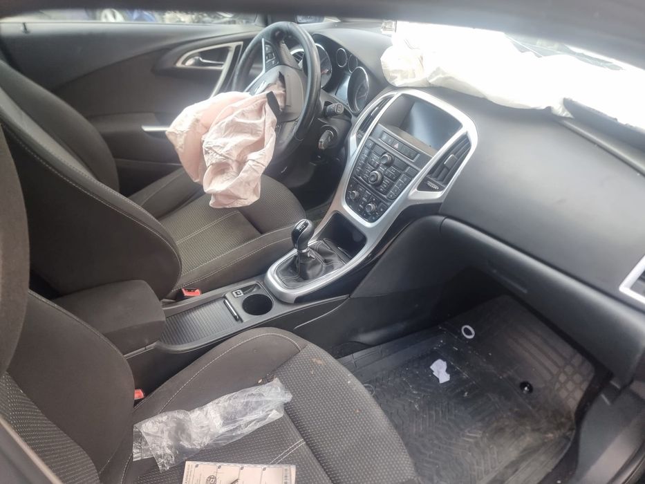Consola centrala cotiera 13312282 Opel Astra J (2009 - 2012)