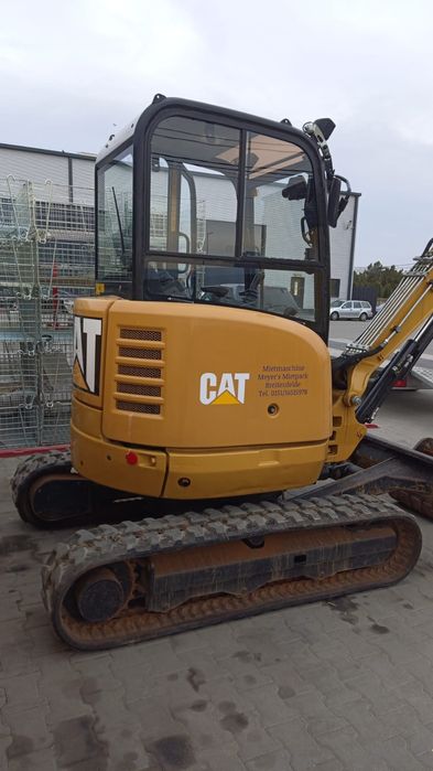 Miniexcavator 3t de închiriat și basculantă 8t/pământ vegetal