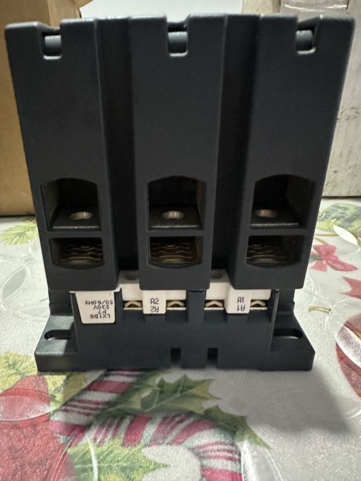 Индустриални контактори Schneider и Siemens