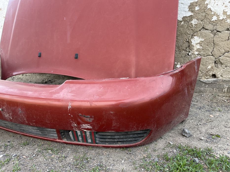 Ауди а4 б5 продаеться капот и бампер перед