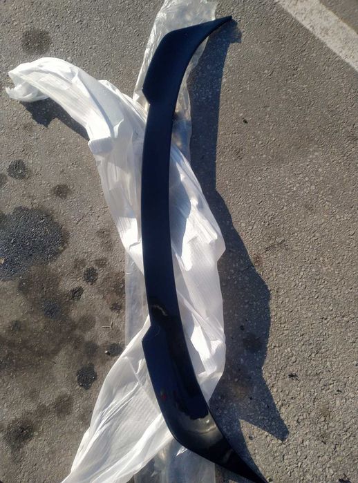 Спойлер за багажник или таван, хечбек антикрило черно 132 см х7 см.