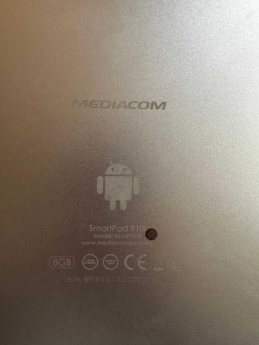 Tableta Android cu husa