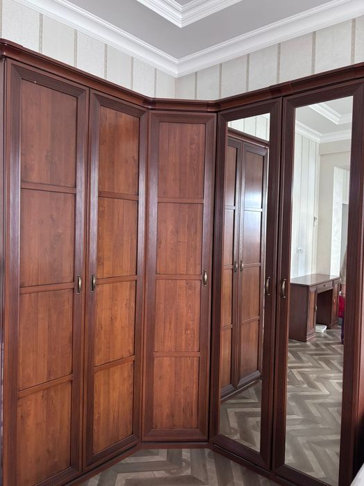 Продаётся спальный гарнитур