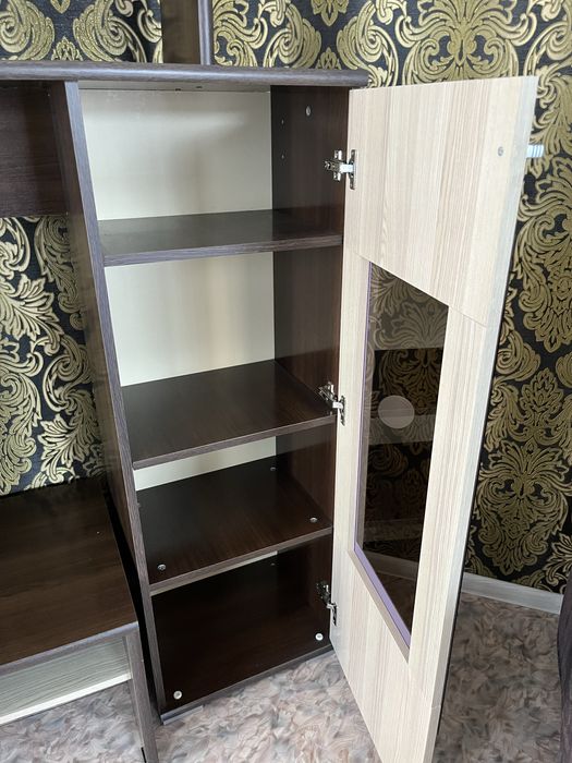 Продам стенку под тв