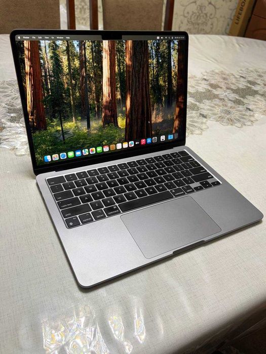 MacBook Air M3 13" 16GB/256GB Space Gray (2024) Идеальное состояние