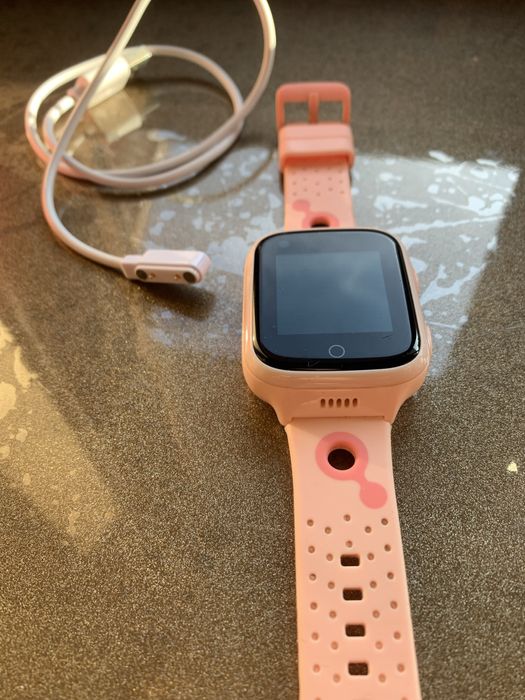 Детски смарт часовник с РАЗВАЛЕН дисплей