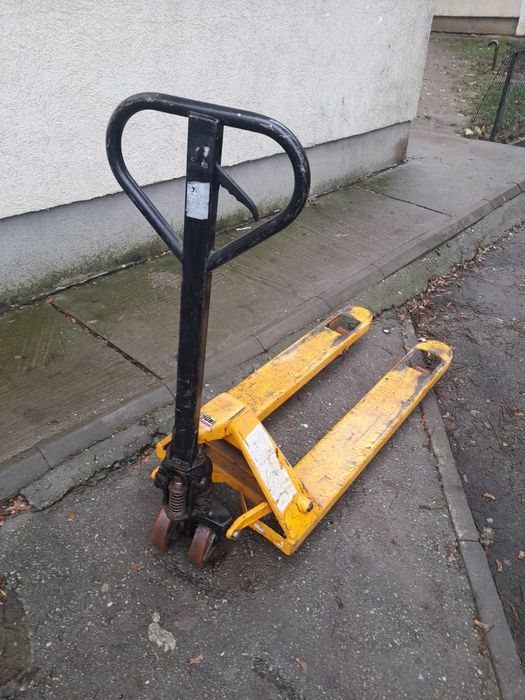 Vînd liză transpalet 2,5t.