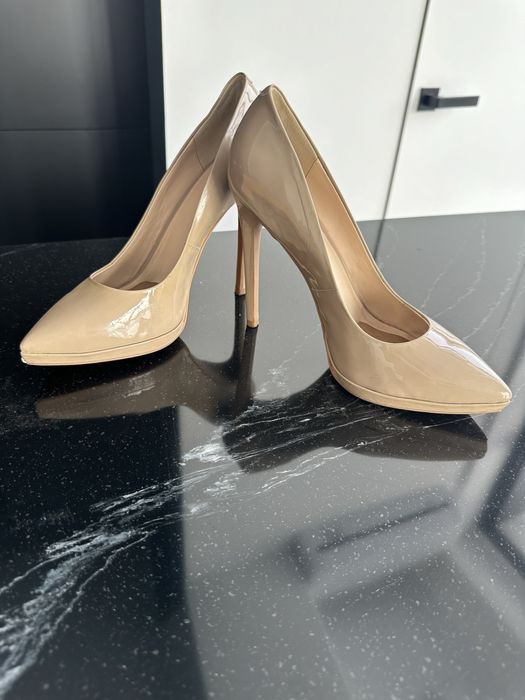 Лакированные классические туфли