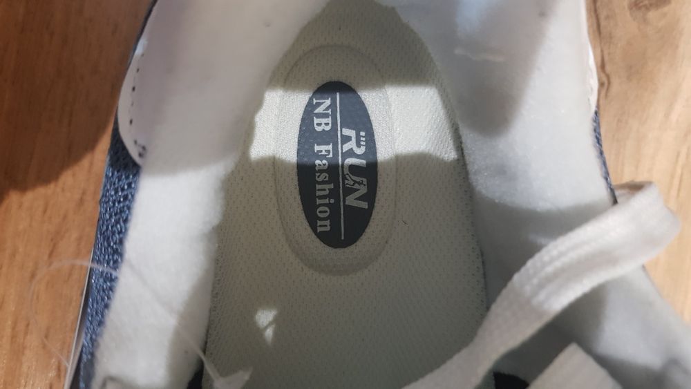 Продаётся кроссовки фирменные