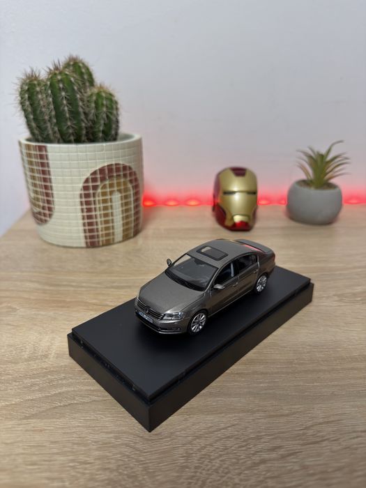 Macheta Volkswagen VW Passat B7 Gri - 1:43