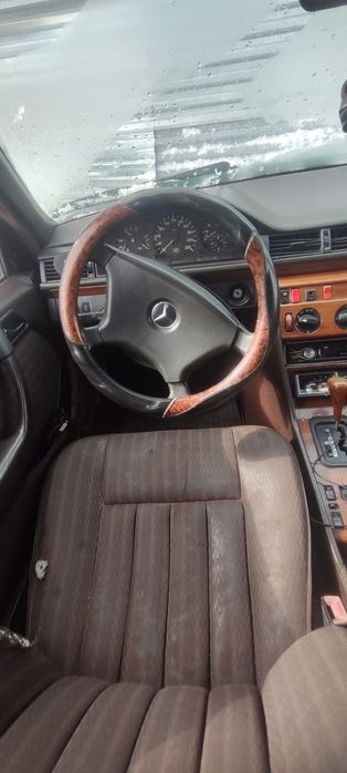 Мерседес. 600 000