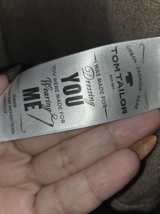 Наметки Том Тейлър, Луиза, рокли Djofra