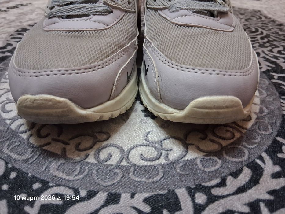 Маратонки Nike Air номер 38 (24 см.)