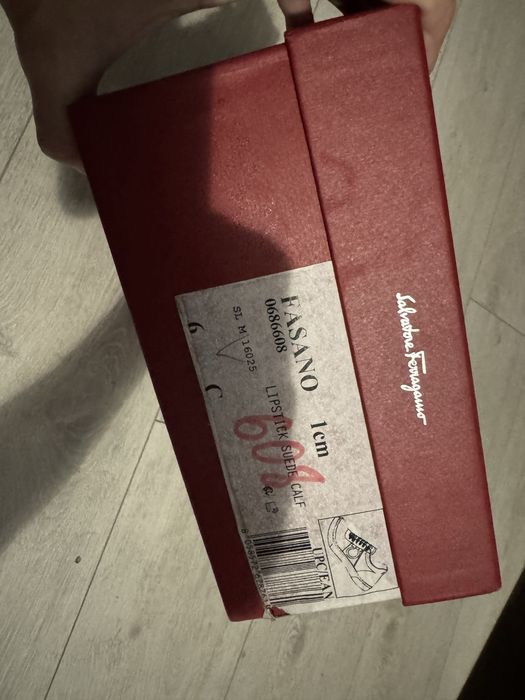 Продам кросы Salvatore Ferragamo