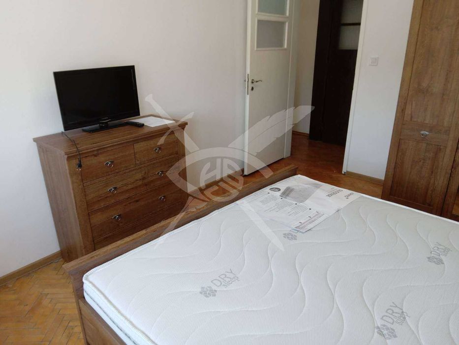 Дава се под наем Двустаен апартамент в Пловдив, Гагарин - 80 кв.м за 498.27 € - Снимка #2
