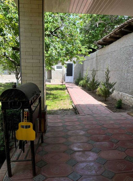 Продаётся дом в Бостанлыкском районе 12 соток