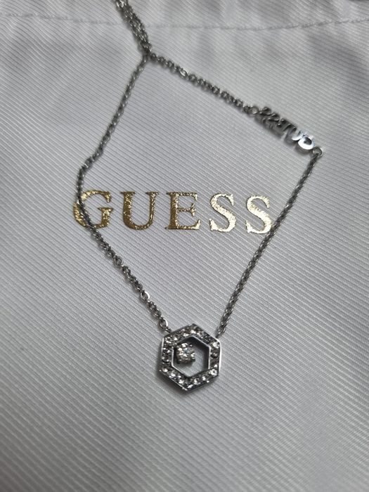 Дамско колие Guess